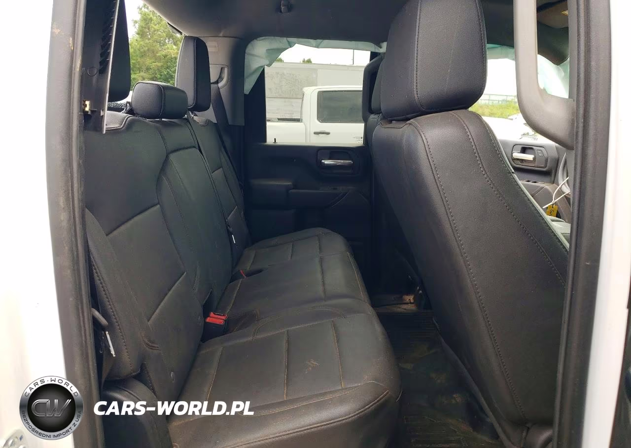 2025 Chevrolet Silverado K3500 VIN:1GB5KSE72SF180703 - 10