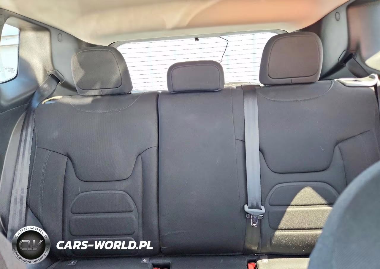 2021 Jeep Renegade Latitude VIN:ZACNJCBB2MPN27165 - 10