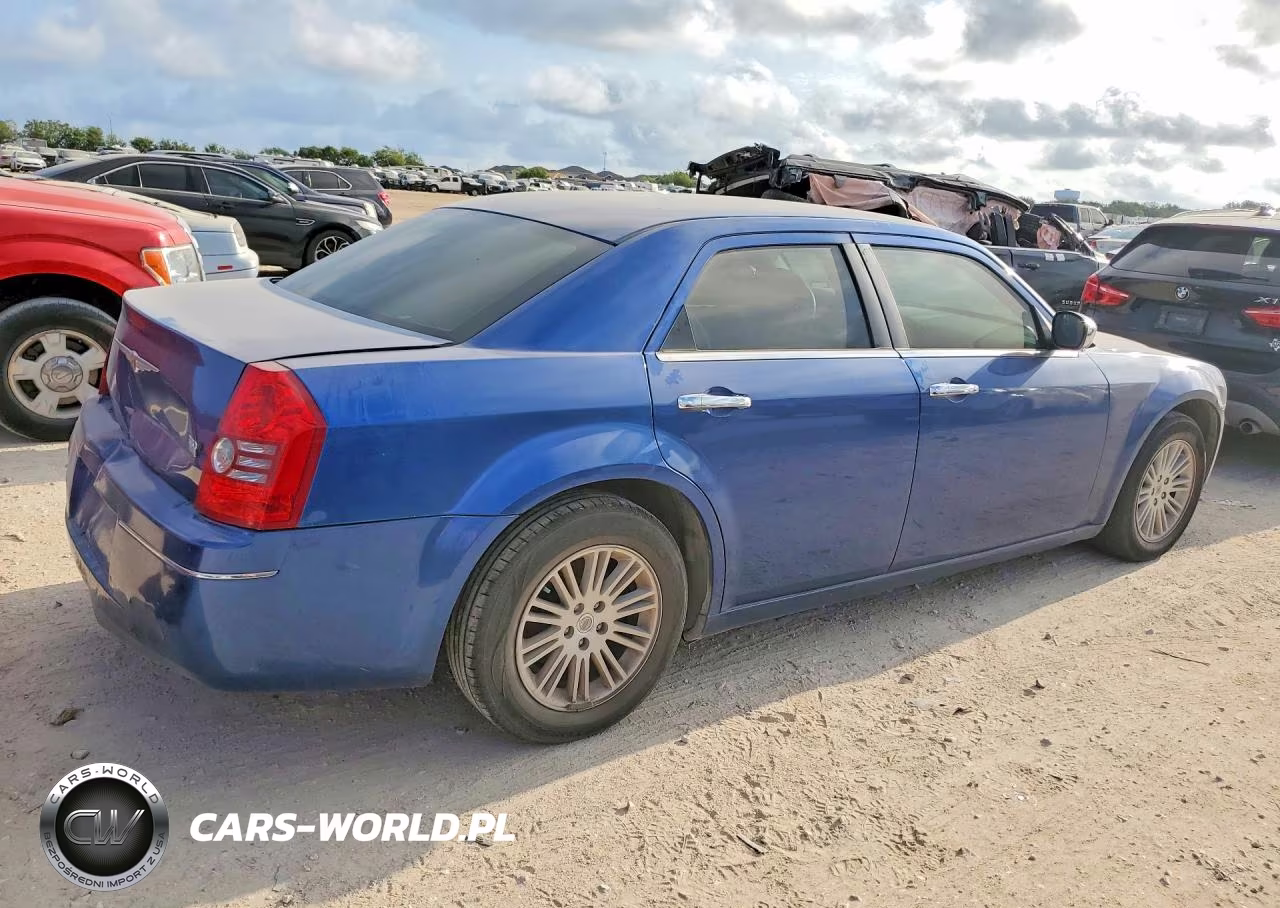 2010 Chrysler 300 Touring VIN:2C3CA4CD6AH328833 - 3