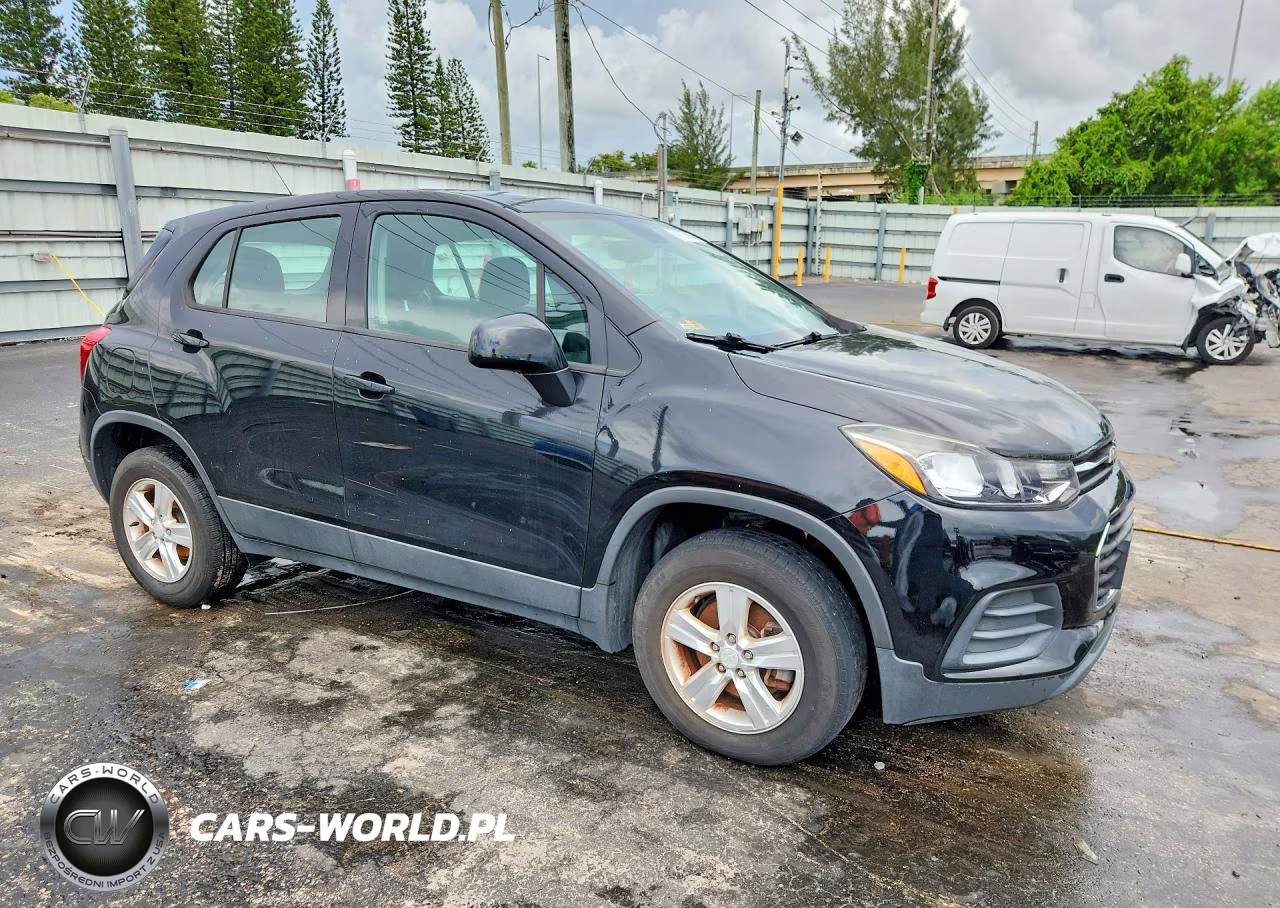 2018 Chevrolet Trax Ls VIN:3GNCJNSB3JL210609 - 4