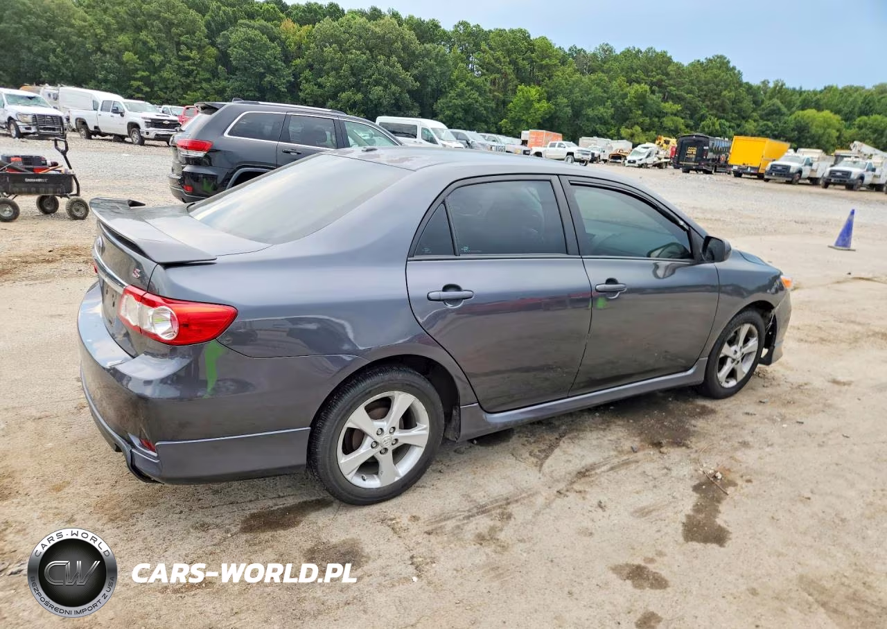 2011 Toyota Corolla S VIN:2T1BU4EE0BC606688 - 3