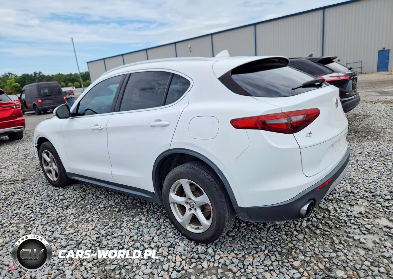 2018 Alfa Romeo Stelvio VIN:ZASFAKAN1J7B81381 - 2