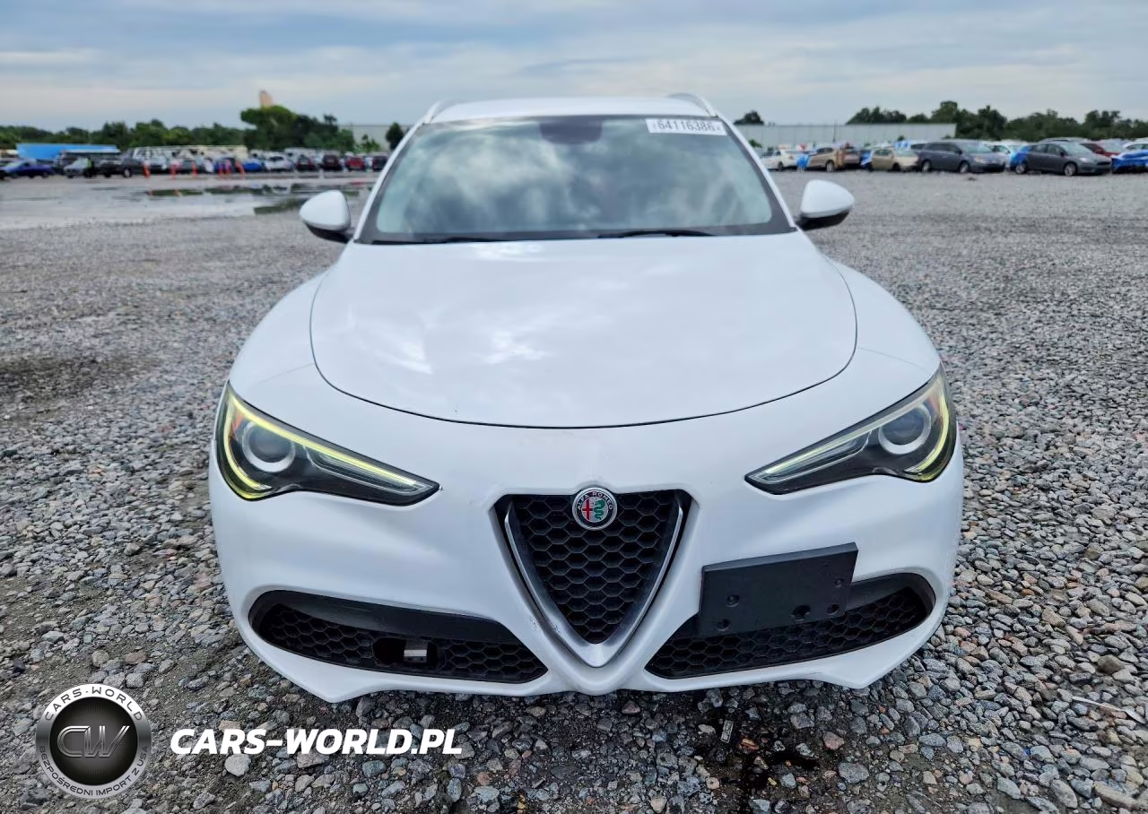 2018 Alfa Romeo Stelvio VIN:ZASFAKAN1J7B81381 - 5