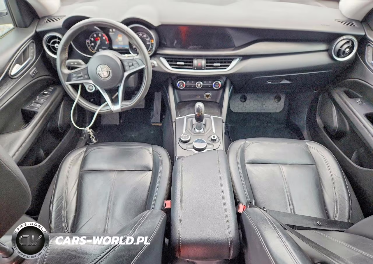 2018 Alfa Romeo Stelvio VIN:ZASFAKAN1J7B81381 - 8