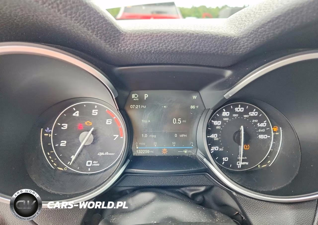2018 Alfa Romeo Stelvio VIN:ZASFAKAN1J7B81381 - 9