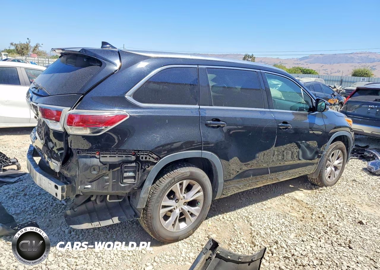 2015 Toyota Highlander Xle VIN:5TDJKRFH9FS211753 - 3