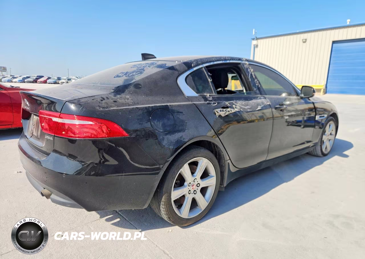 2018 Jaguar Xe Premium VIN:SAJAD4FX1JCP25242 - 3
