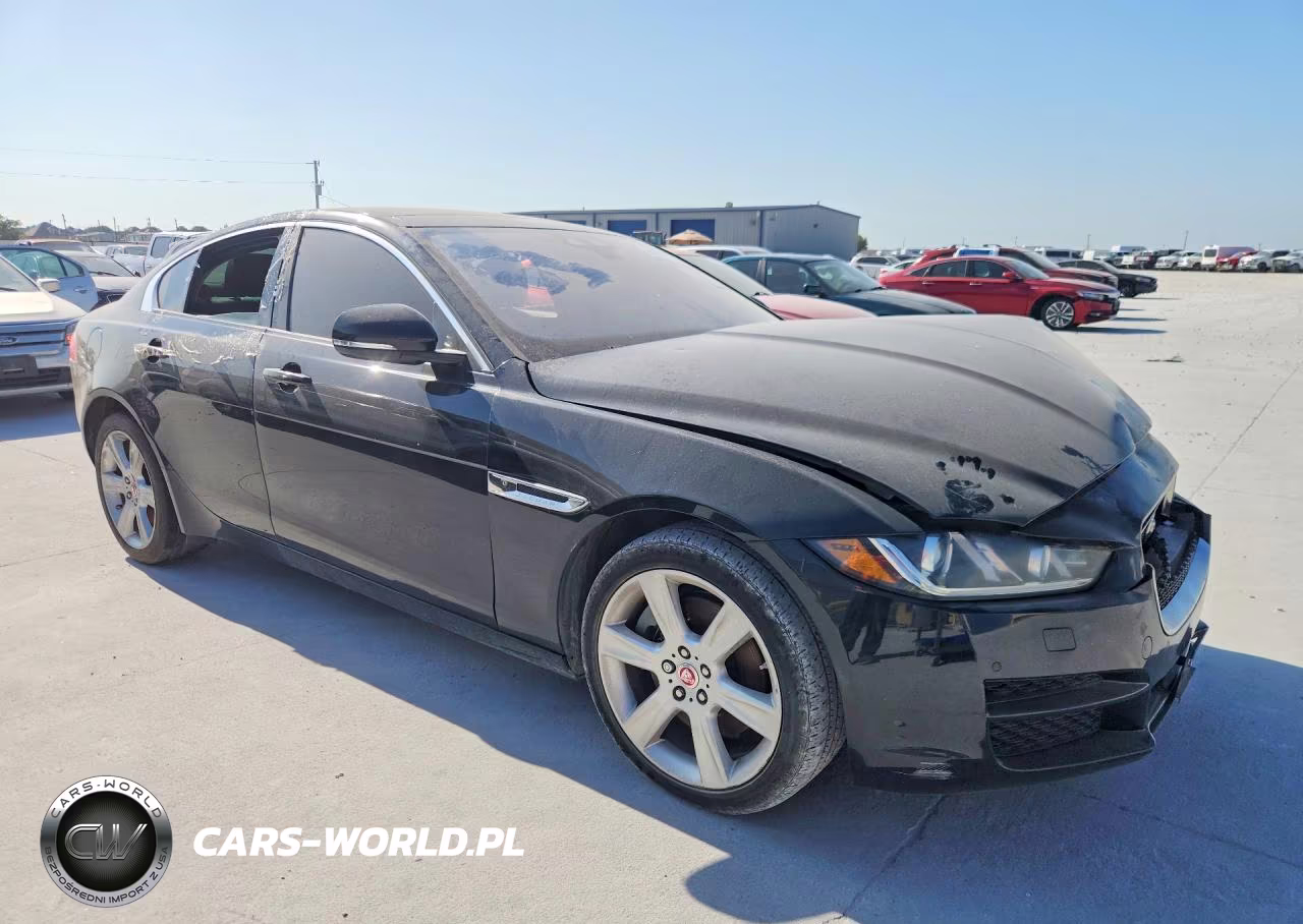 2018 Jaguar Xe Premium VIN:SAJAD4FX1JCP25242 - 4