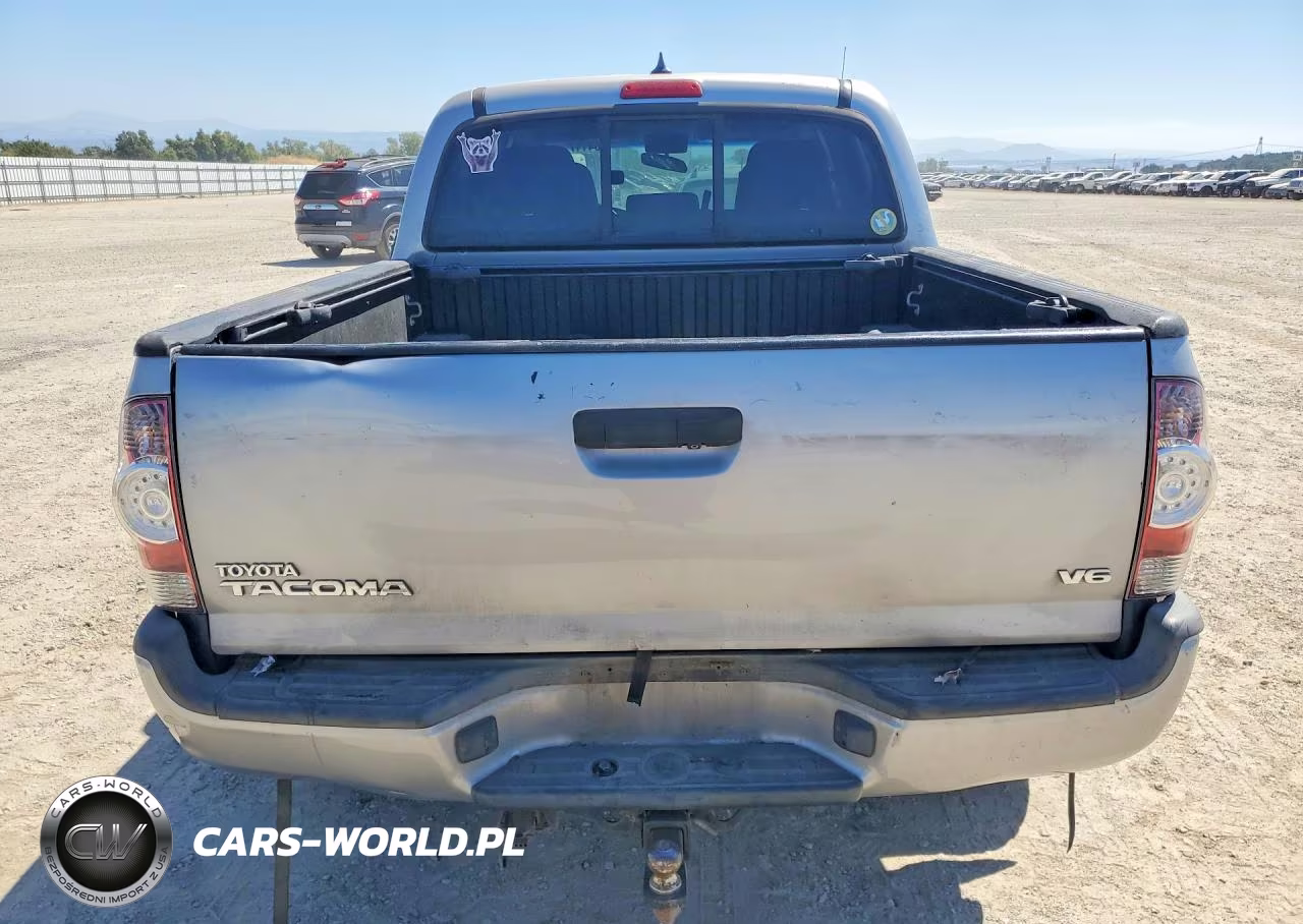 2015 Toyota Tacoma V6 VIN:3TMLU4EN4FM180831 - 6