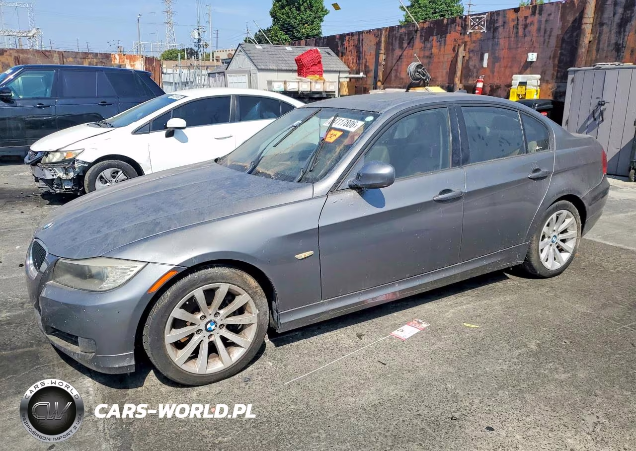 2011 BMW 328 I – zdjęcie 1 z 12