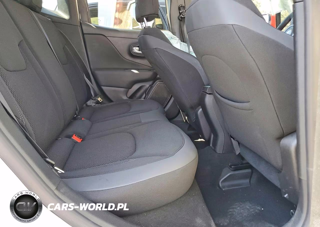 2023 Jeep Renegade Latitude VIN:ZACNJDB11PPP30419 - 11