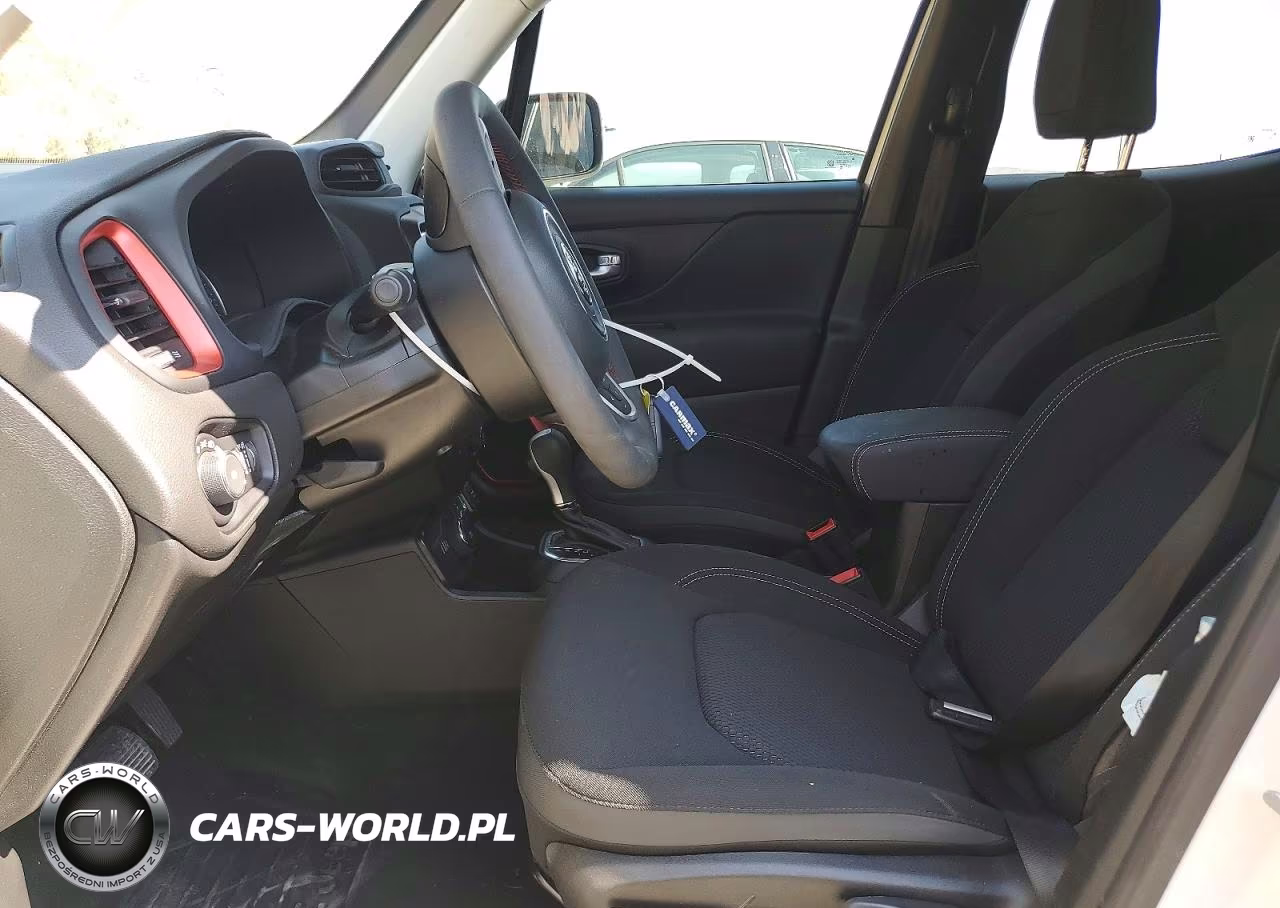 2023 Jeep Renegade Latitude VIN:ZACNJDB11PPP30419 - 7