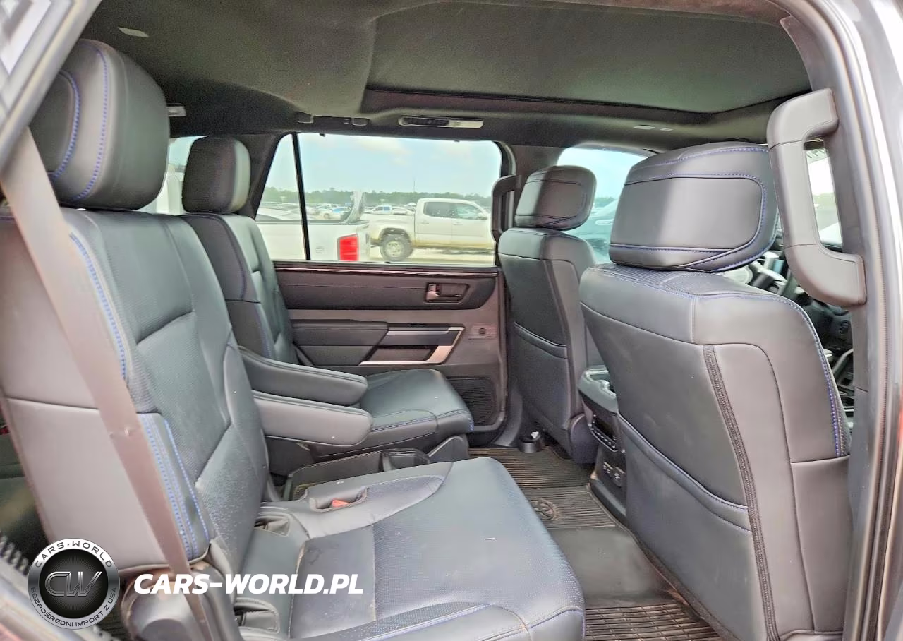 2026 Toyota Sequoia Platinum VIN:7SVAAABA7TX077138 - 11