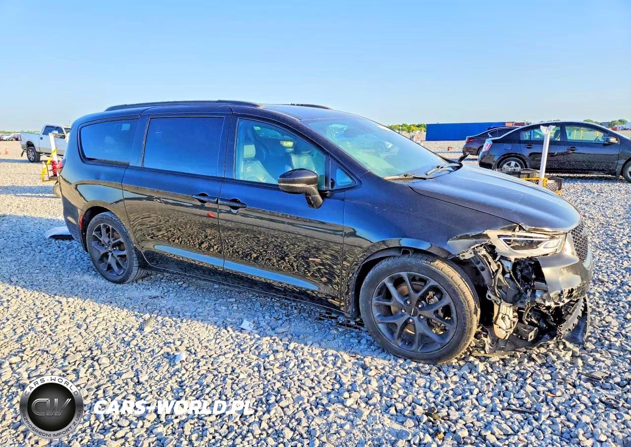 2022 Chrysler Pacifica Touring L VIN:2C4RC1BG8NR106997 - 4