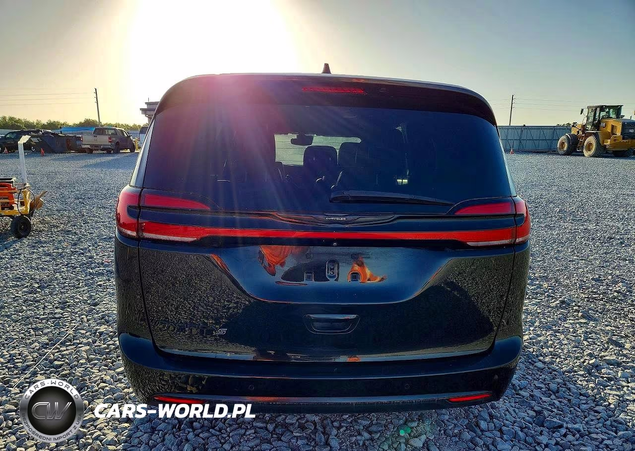 2022 Chrysler Pacifica Touring L VIN:2C4RC1BG8NR106997 - 6