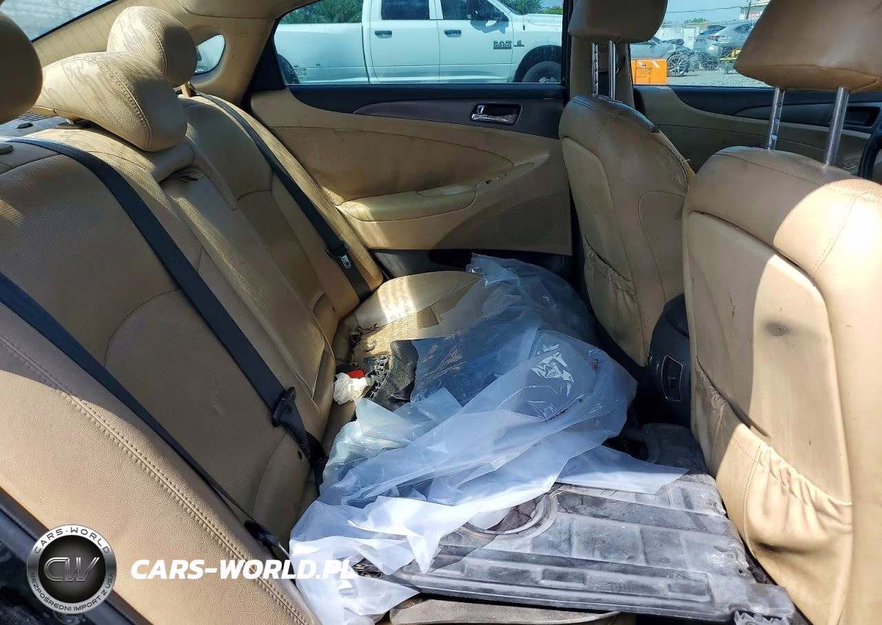 2013 Hyundai Sonata Hybrid VIN:KMHEC4A44DA084129 - 10