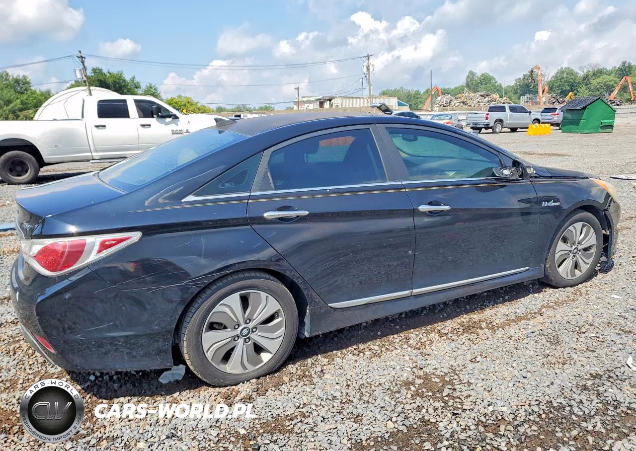 2013 Hyundai Sonata Hybrid VIN:KMHEC4A44DA084129 - 3