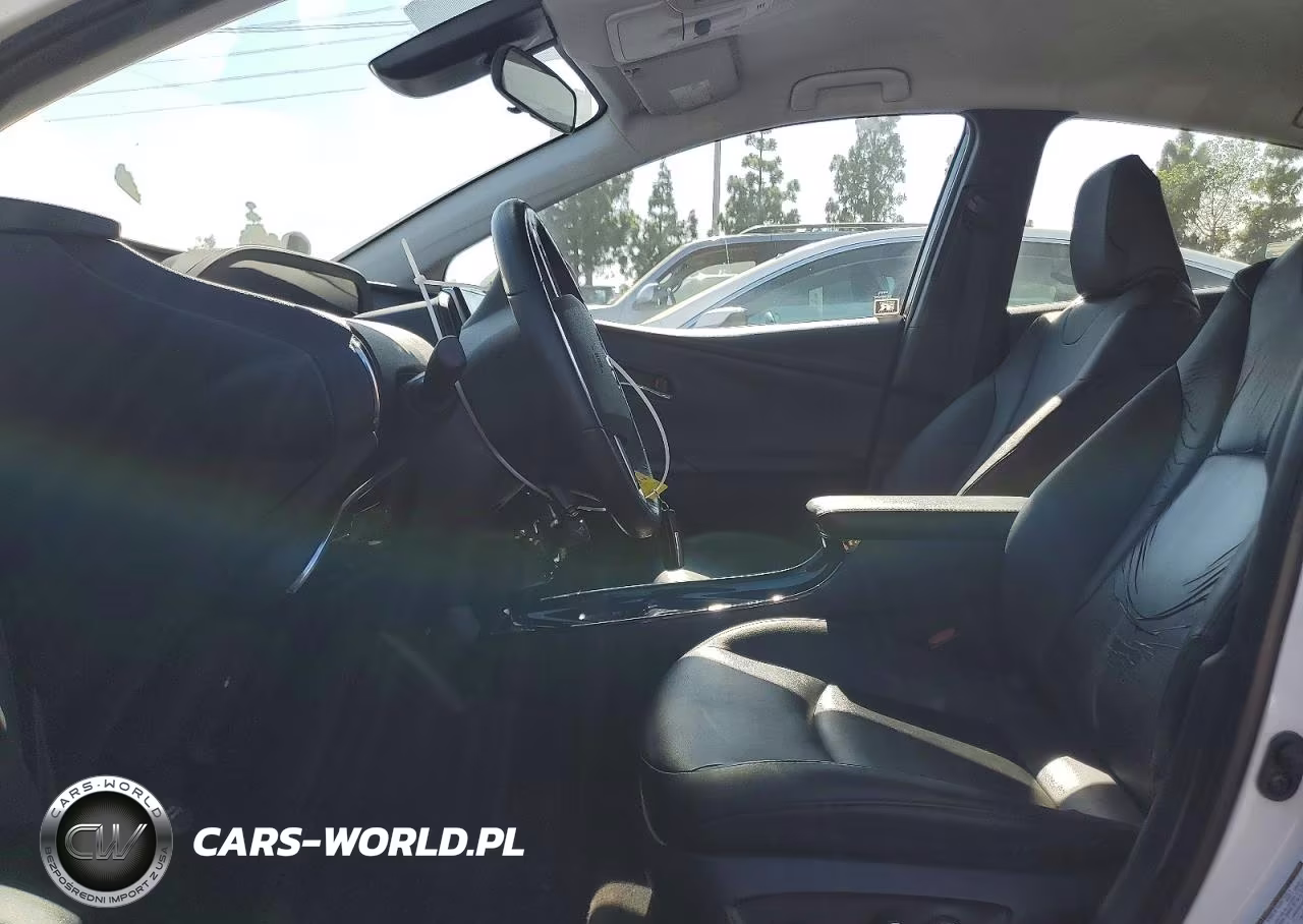 2017 Toyota Prius Prime Premium VIN:JTDKARFP4H3008157 - 7