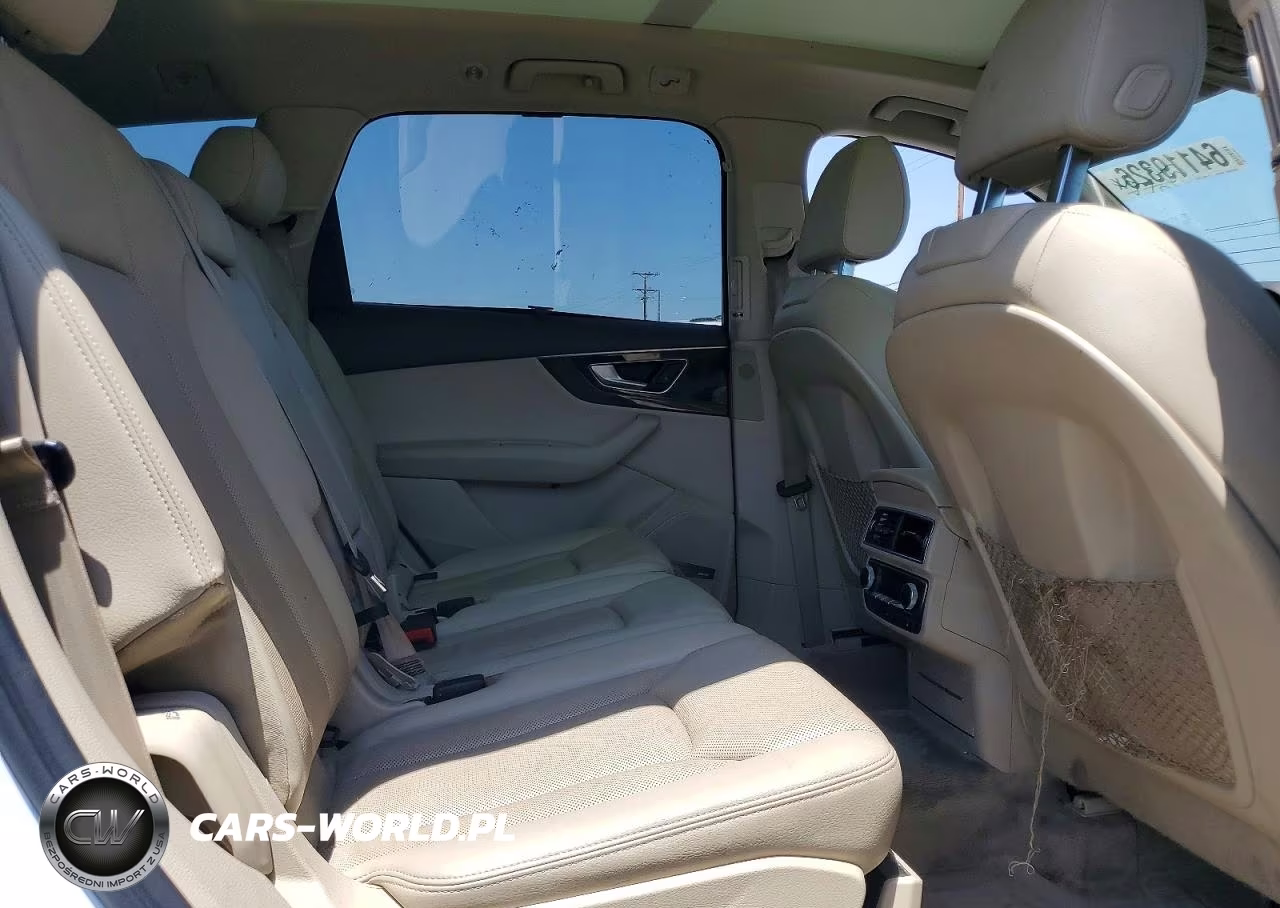 2017 Audi Q7 Prestige VIN:WA1VAAF79HD041867 - 10