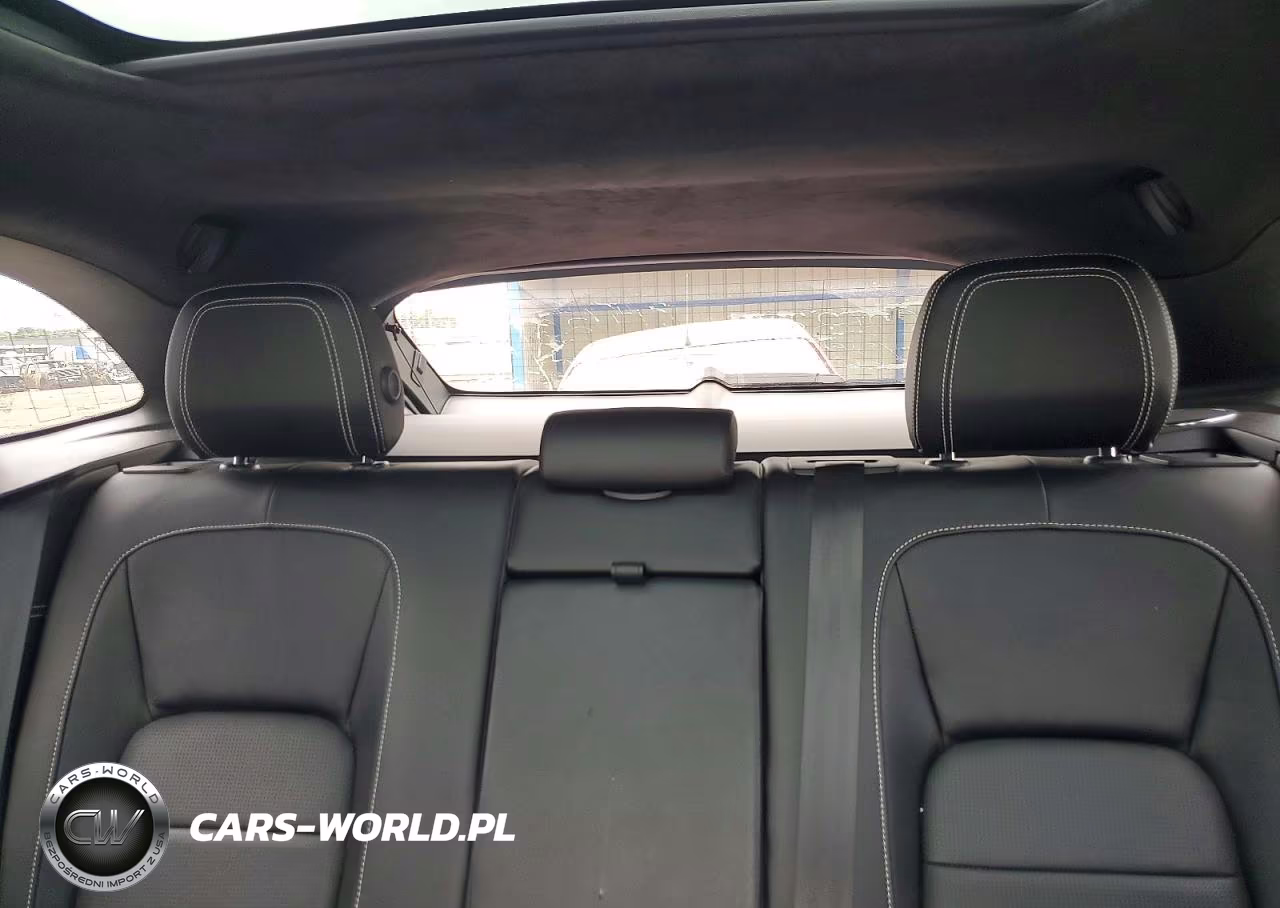 2020 Jaguar F-Pace S VIN:SADCM2FVXLA656600 - 10