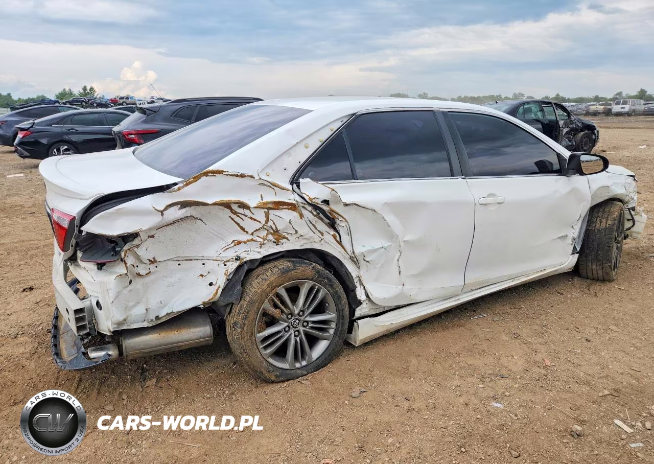 2016 Toyota Camry Se VIN:4T1BF1FK3GU250160 - 3
