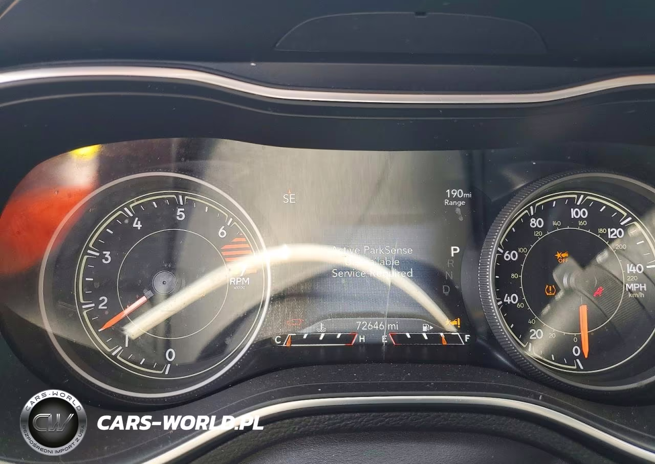 2023 Jeep Cherokee Altitude Lux VIN:1C4PJMMBXPD112239 - 9