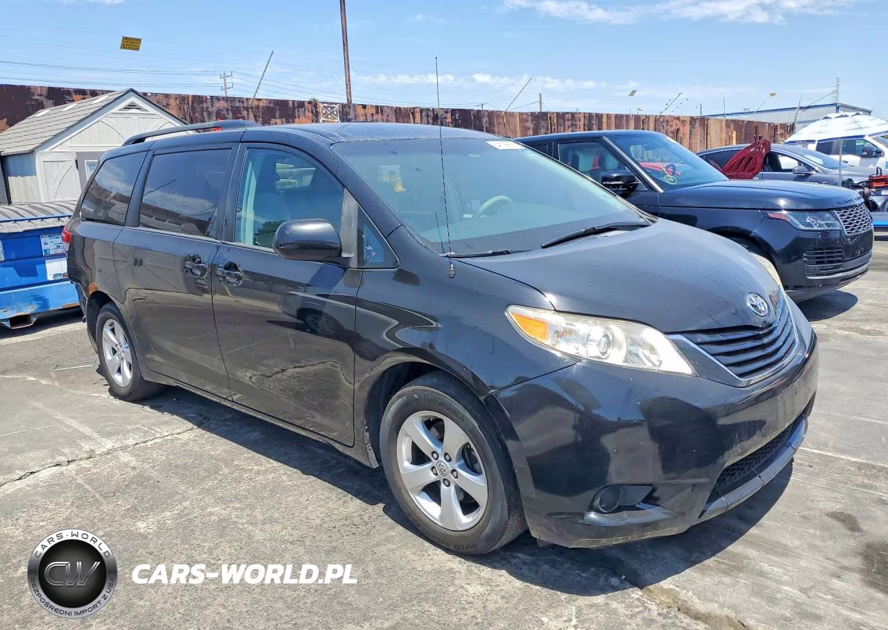 2014 Toyota Sienna Le VIN:5TDKK3DC9ES447973 - 4