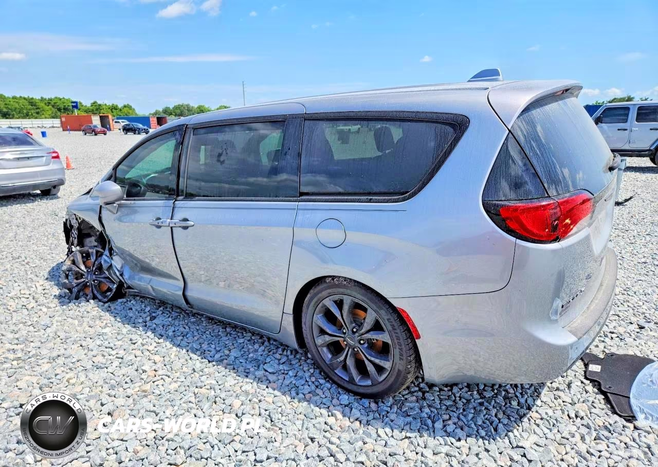 2020 Chrysler Pacifica Touring VIN:2C4RC1FG8LR120079 - 2