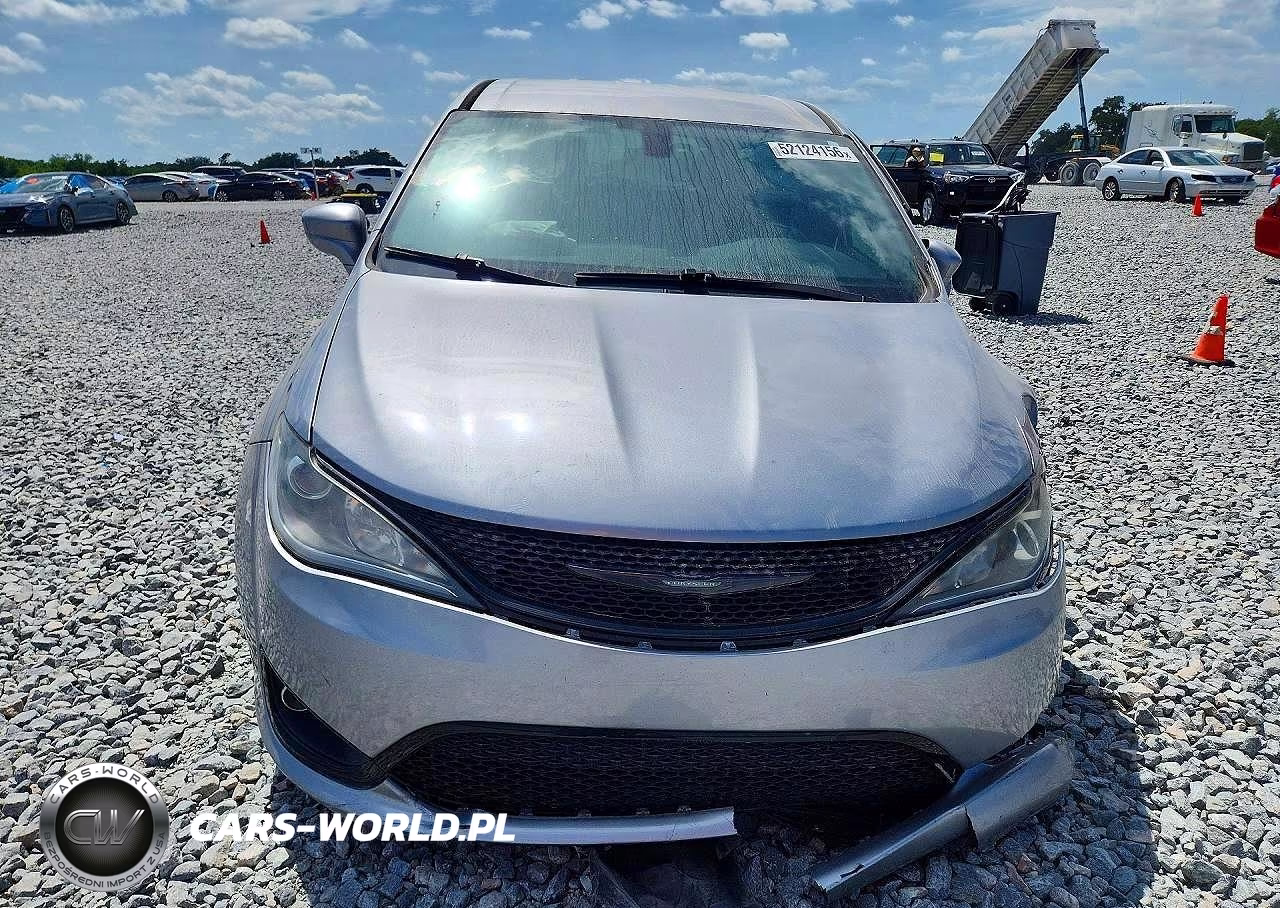 2020 Chrysler Pacifica Touring VIN:2C4RC1FG8LR120079 - 5