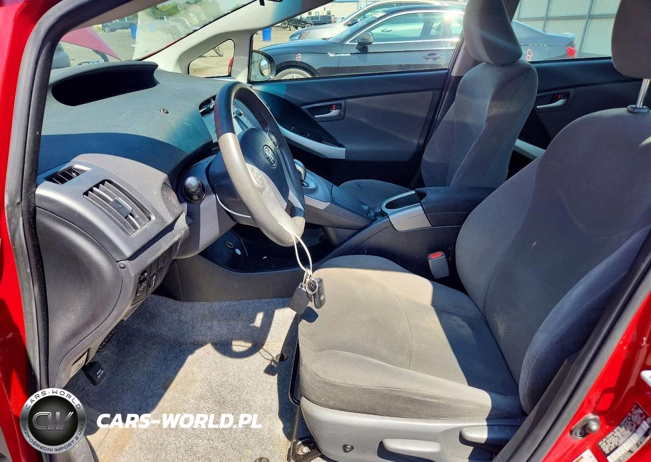 2015 Toyota Prius Two VIN:JTDKN3DU2F0403205 - 7