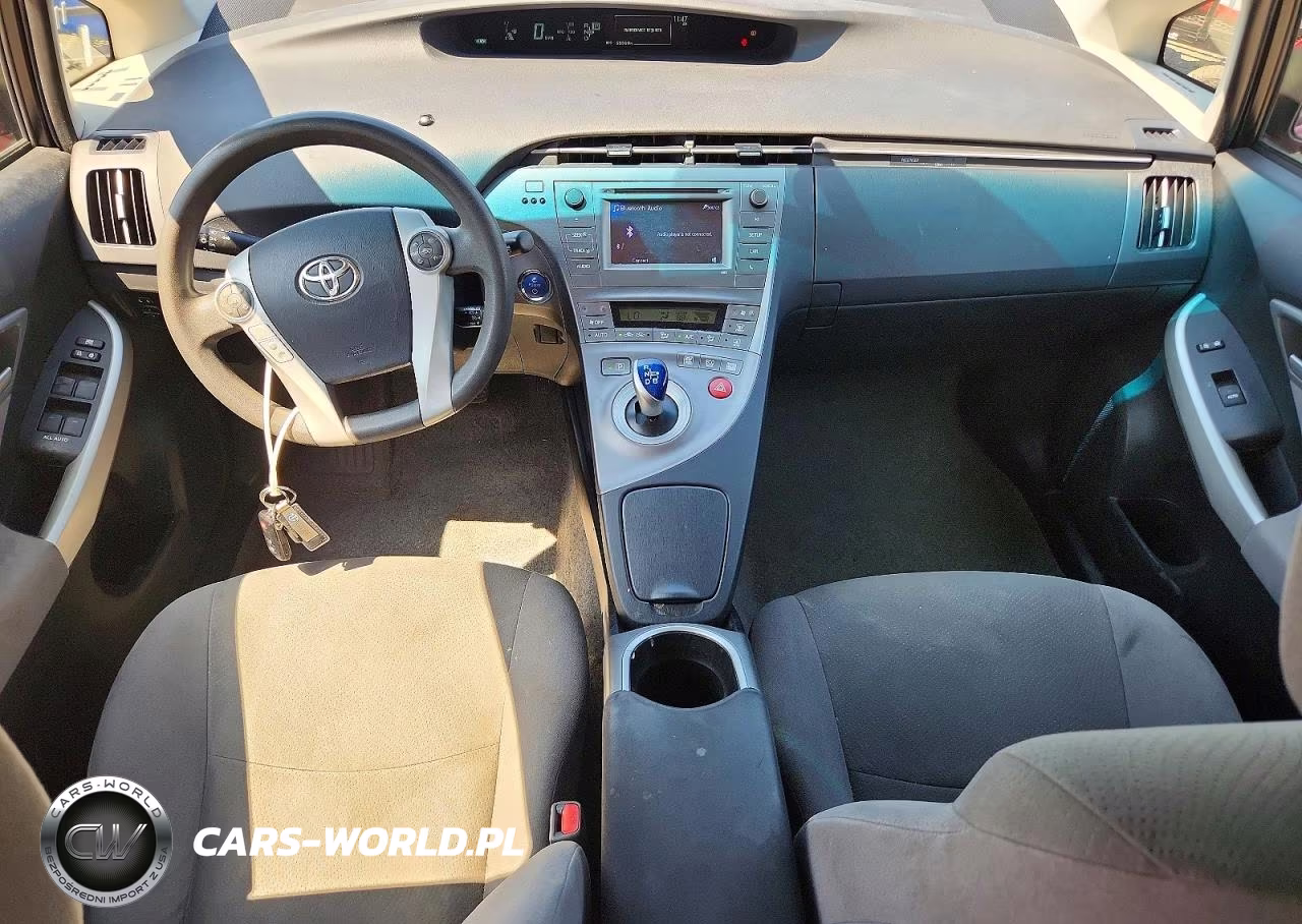 2015 Toyota Prius Two VIN:JTDKN3DU2F0403205 - 8