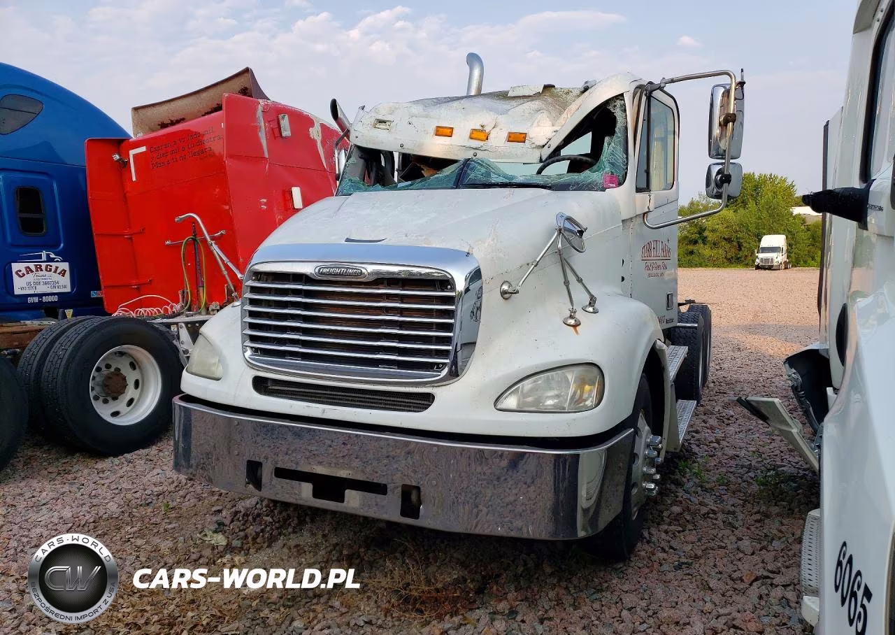 2006 Freightliner Columbia 112 Semi Truck