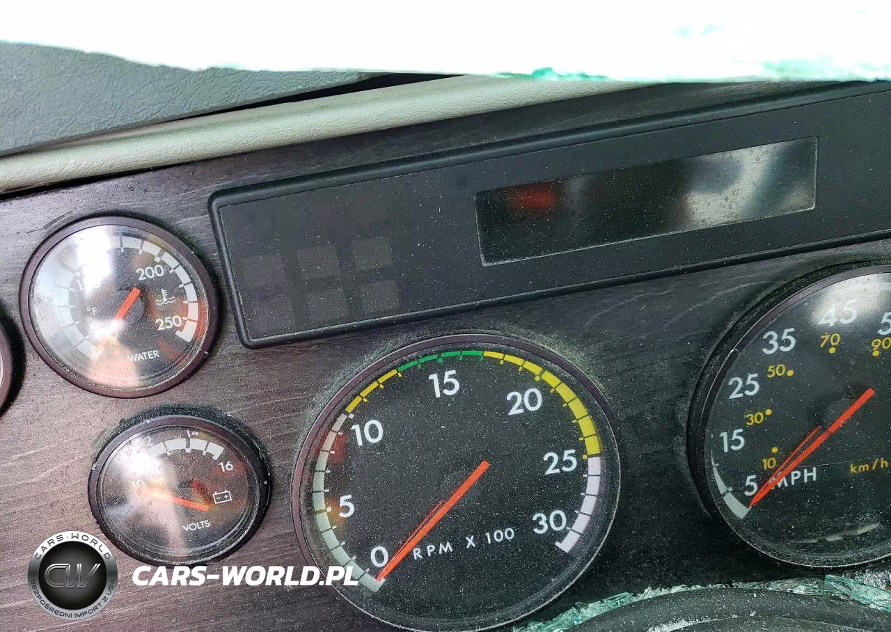 2006 Freightliner Columbia 112 Semi Truck VIN:1FUJF0DE86LV64388 - 9