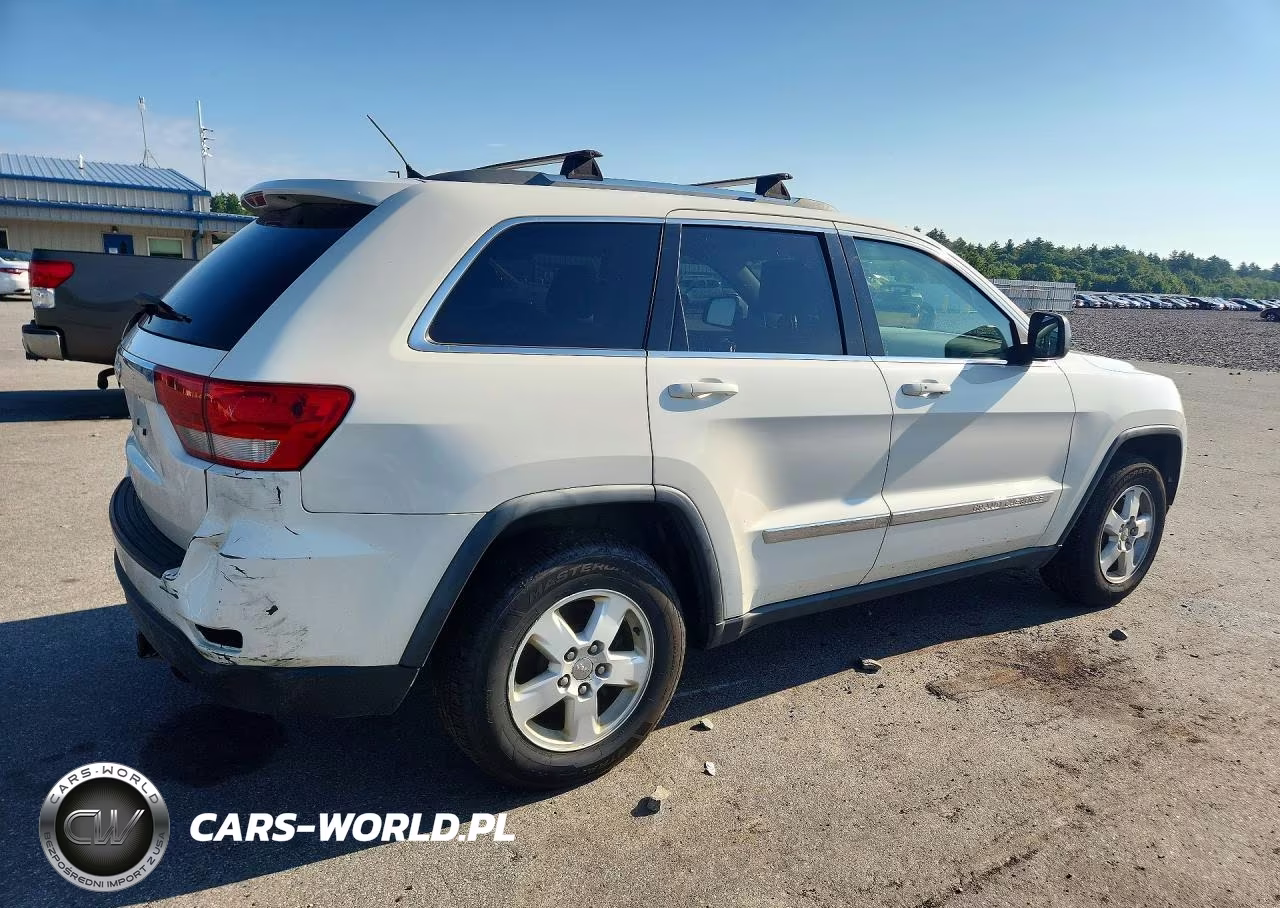 2011 Jeep Grand Cherokee Laredo VIN:1J4RR4GG7BC552548 - 3