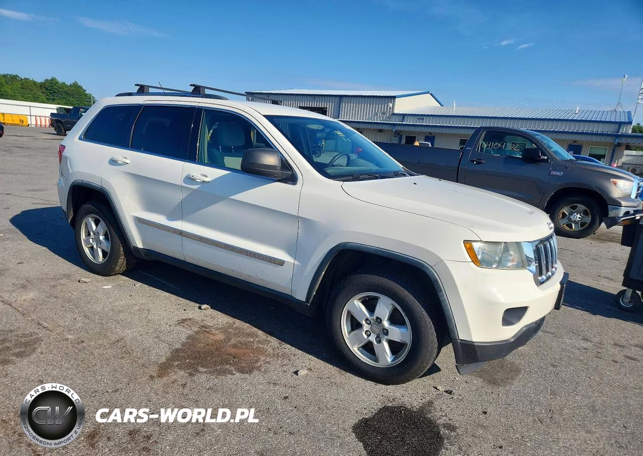 2011 Jeep Grand Cherokee Laredo VIN:1J4RR4GG7BC552548 - 4