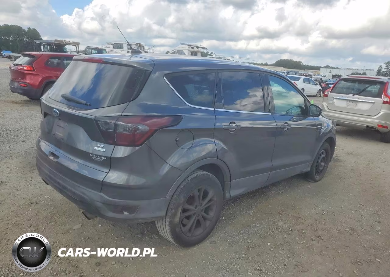 2017 Ford Escape Se VIN:1FMCU0GD6HUC18325 - 3