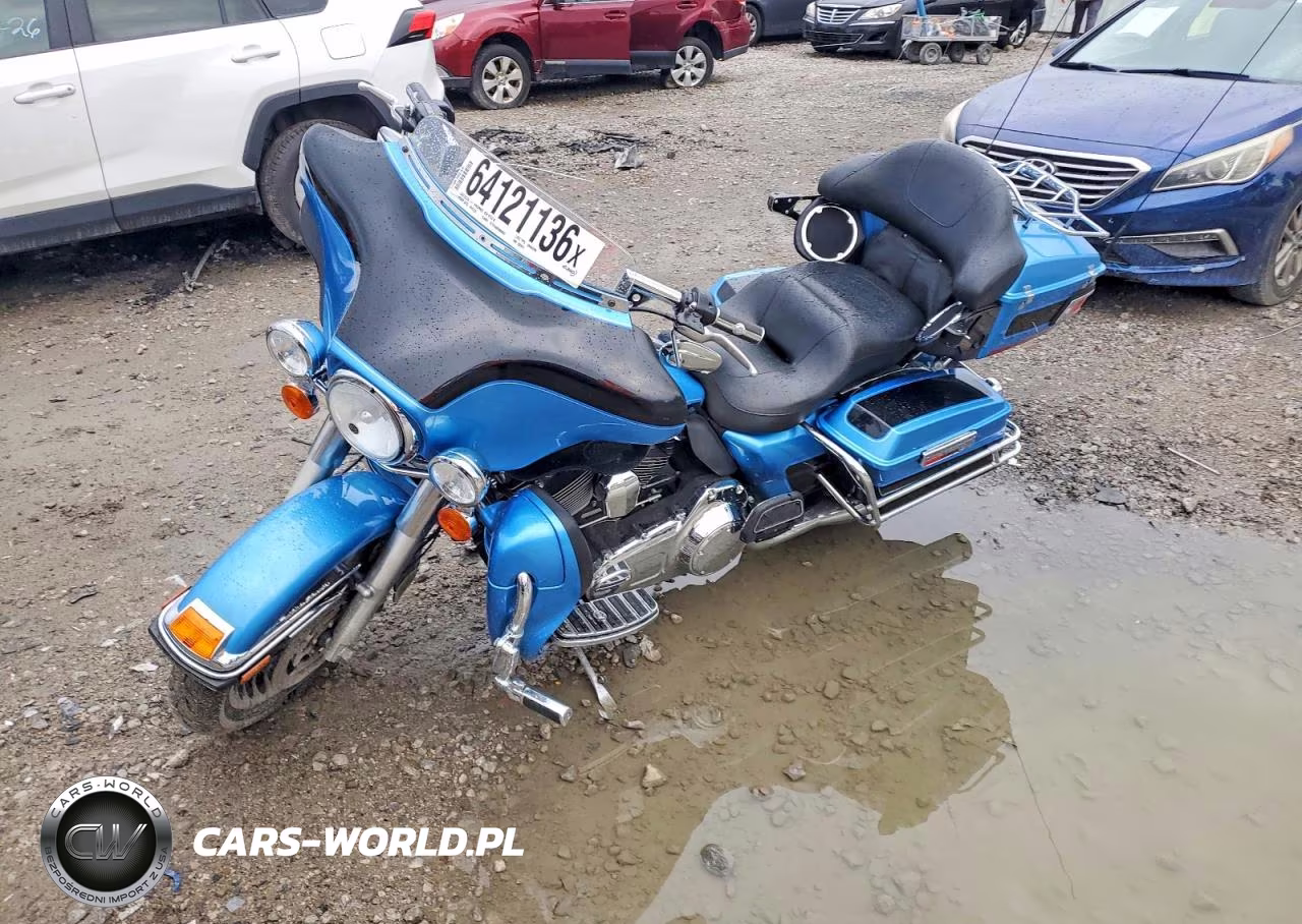 2011 Harley-Davidson Flhtcu VIN:1HD1FC413BB632813 - 3