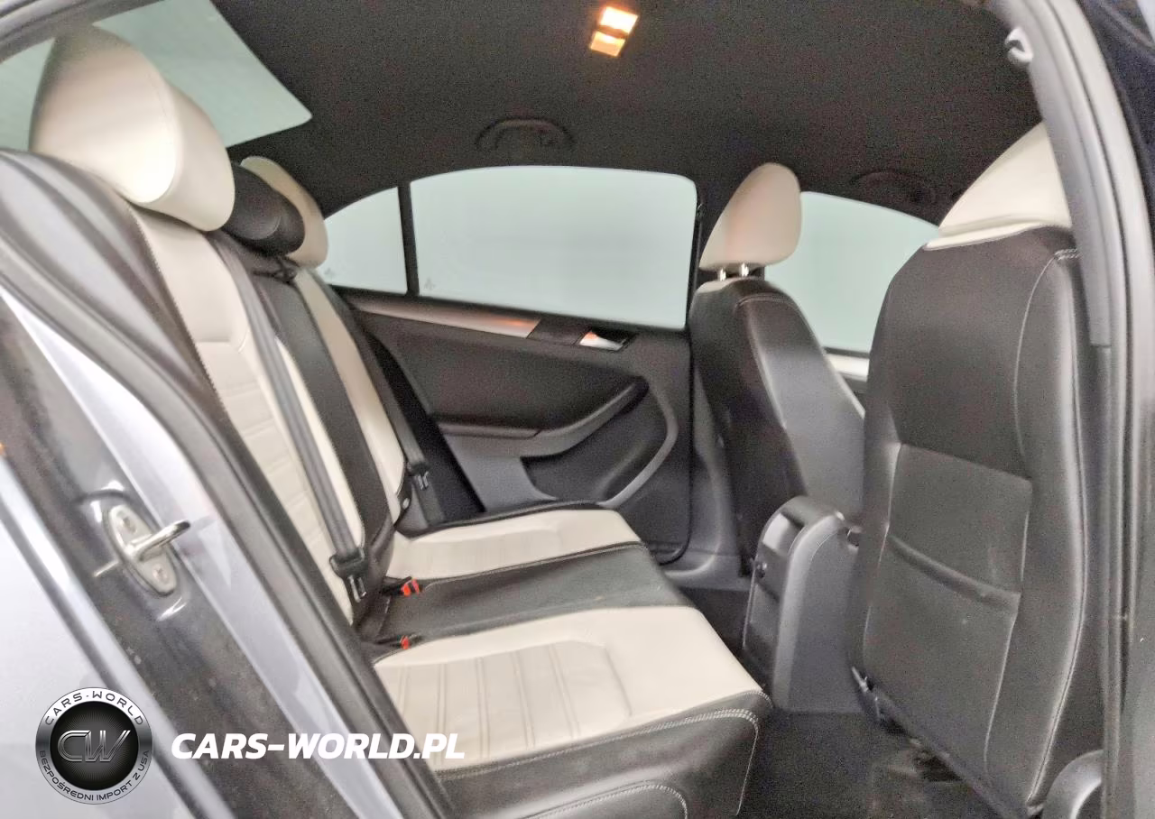 2016 Volkswagen Jetta Sport VIN:3VWD17AJ7GM292703 - 10