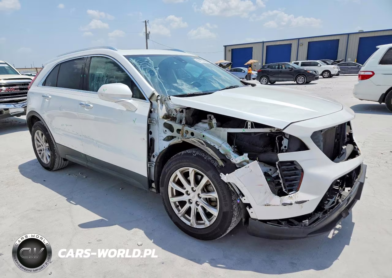 2019 Cadillac Xt4 Luxury VIN:1GYAZAR40KF104956 - 4