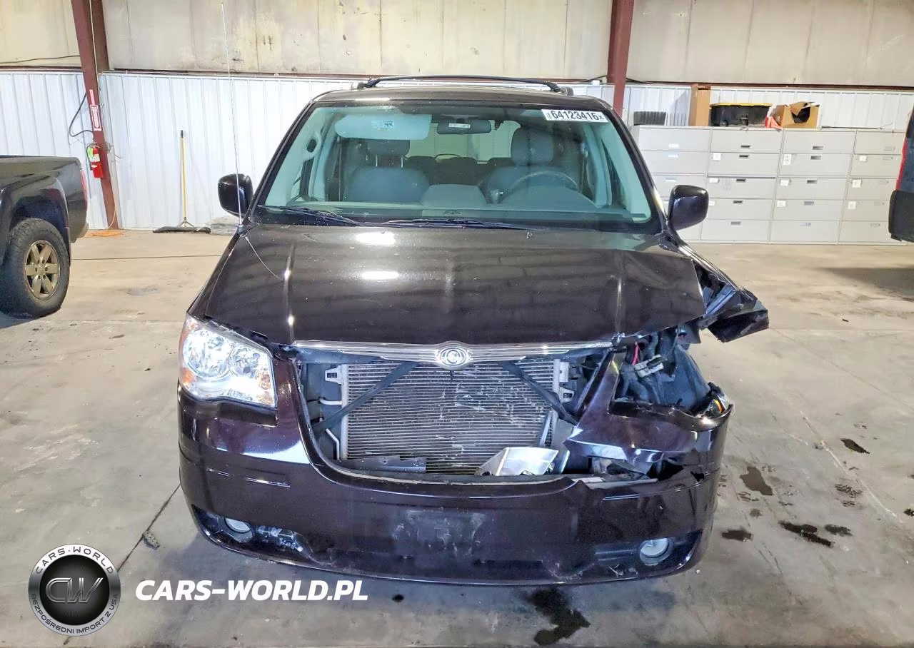 2010 Chrysler Town & Country Touring VIN:2A4RR5D15AR240059 - 5