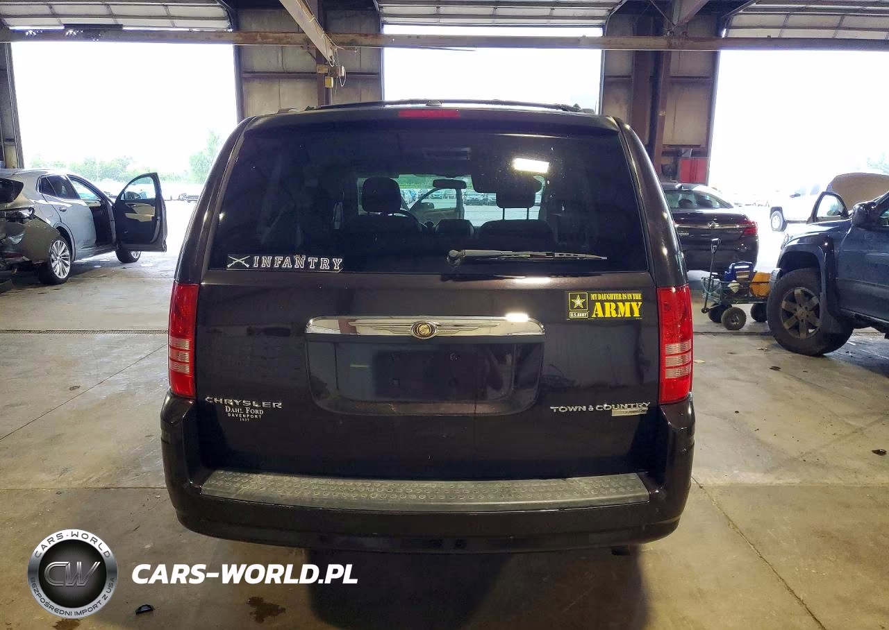 2010 Chrysler Town & Country Touring VIN:2A4RR5D15AR240059 - 6