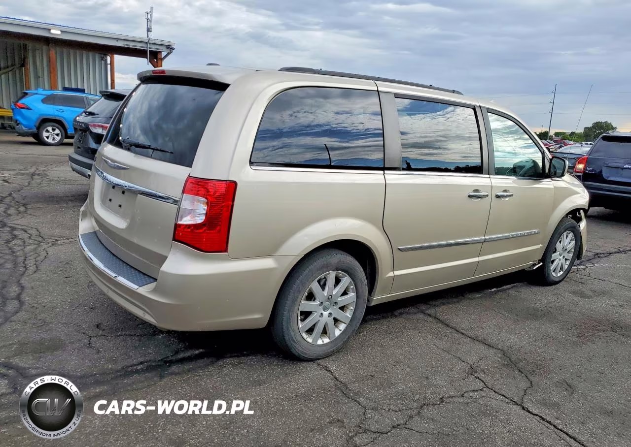 2015 Chrysler Town & Country Touring L VIN:2C4RC1CG4FR539846 - 3