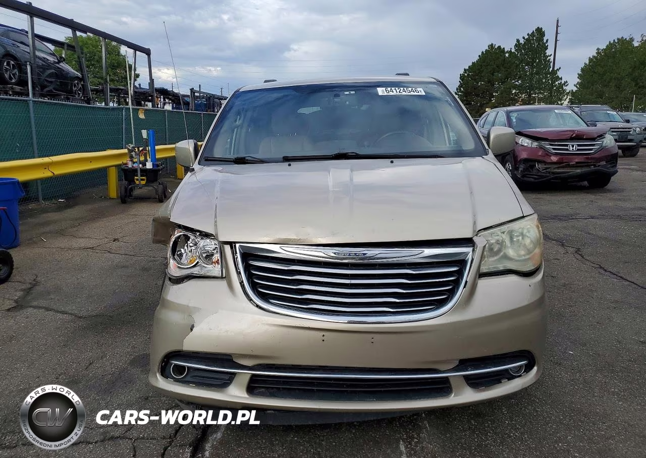 2015 Chrysler Town & Country Touring L VIN:2C4RC1CG4FR539846 - 5