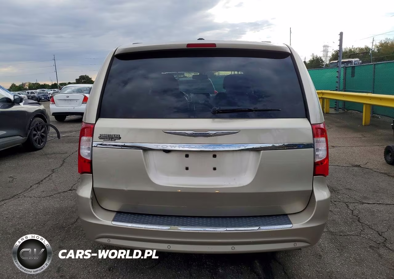 2015 Chrysler Town & Country Touring L VIN:2C4RC1CG4FR539846 - 6