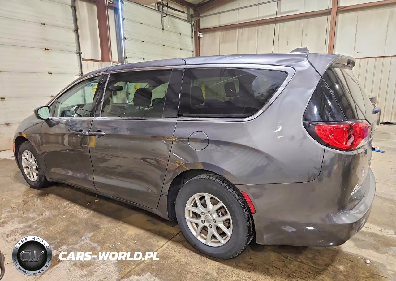 2017 Chrysler Pacifica Touring VIN:2C4RC1DG9HR588249 - 2
