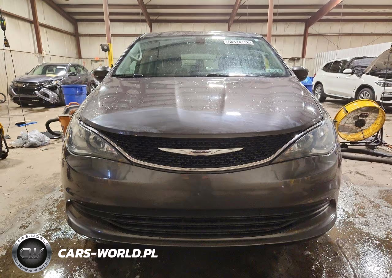 2017 Chrysler Pacifica Touring VIN:2C4RC1DG9HR588249 - 5