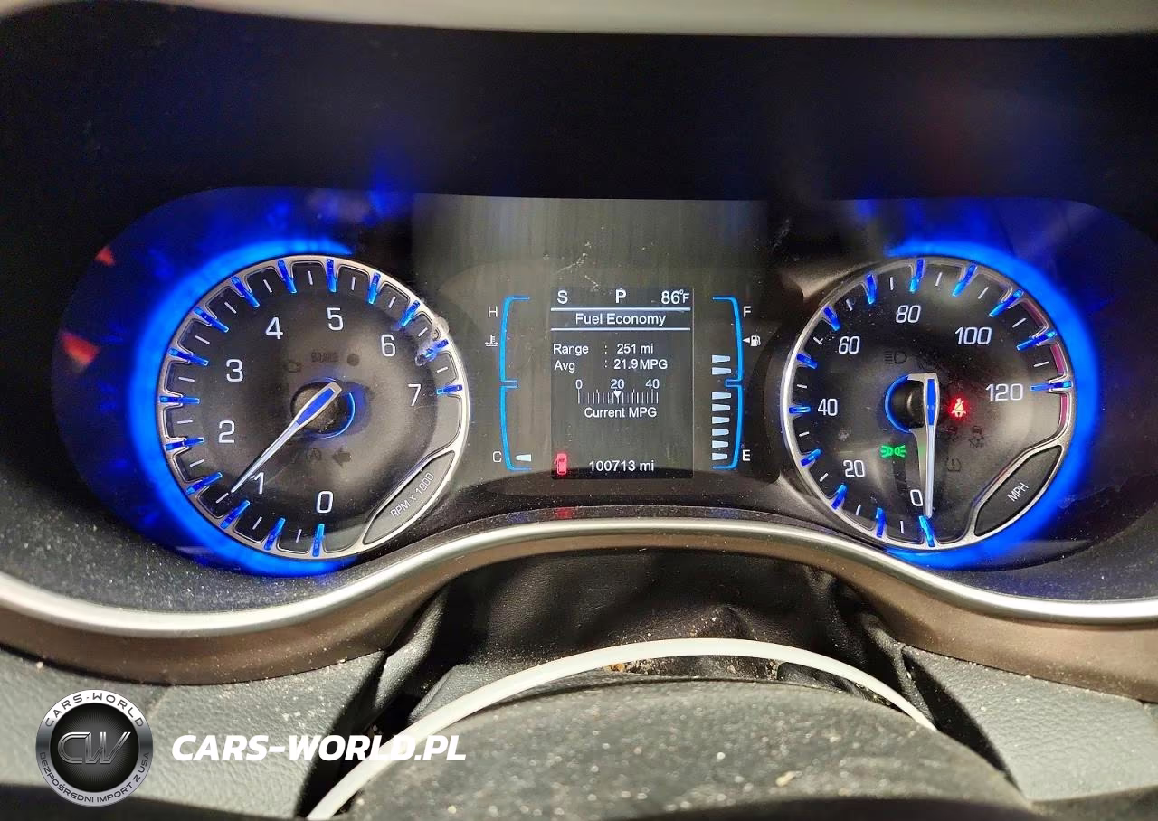 2017 Chrysler Pacifica Touring VIN:2C4RC1DG9HR588249 - 9