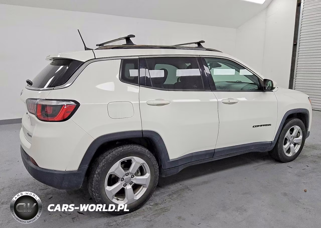 2019 Jeep Compass Latitude VIN:3C4NJCBB7KT755994 - 3