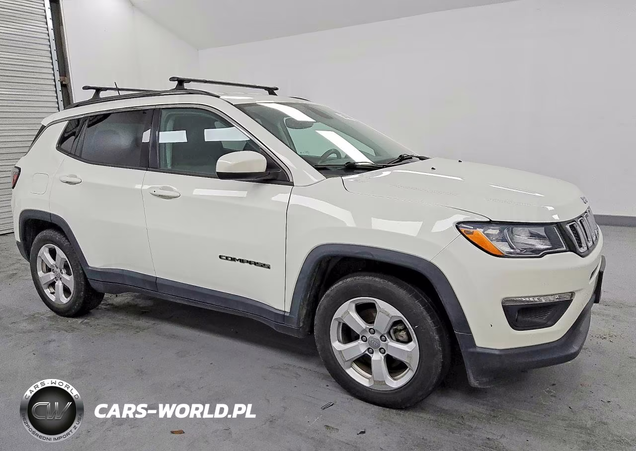 2019 Jeep Compass Latitude VIN:3C4NJCBB7KT755994 - 4