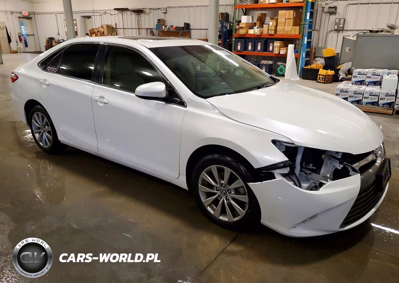 2017 Toyota Camry Xle VIN:4T1BF1FK4HU786469 - 4